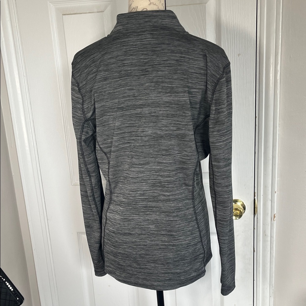 Spyder Gray Textured Pattern Top - Picture 4 of 5